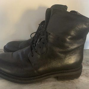 Born Betsy Black Size 8 Lace Up Boots, Lightly used.